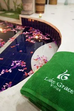 Lake Grace Villa كوتا