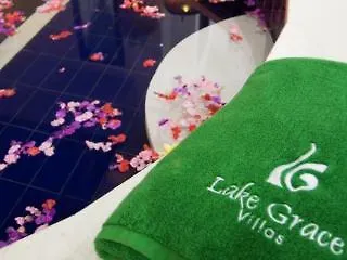 Lake Grace Villa كوتا إندونيسيا